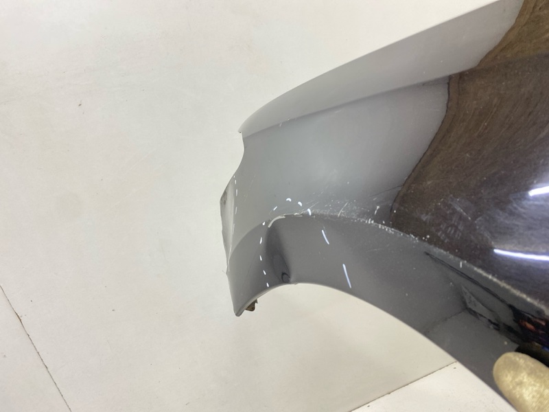 Крыло переднее левое