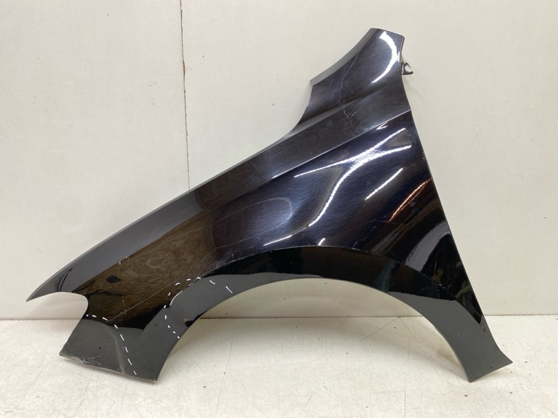 Крыло переднее левое