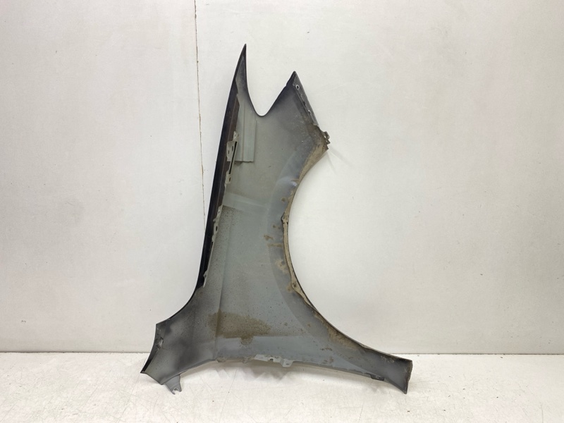 Крыло переднее левое