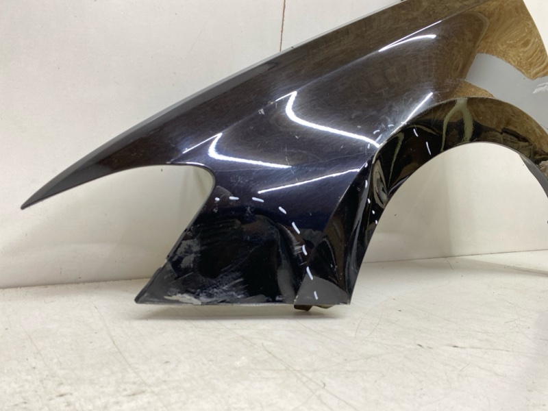 Крыло переднее левое