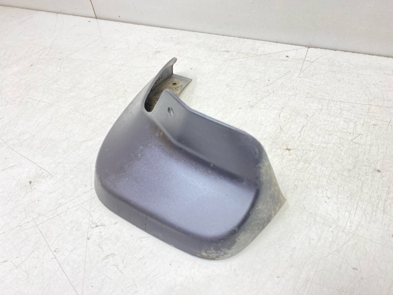 Брызговик задний левый