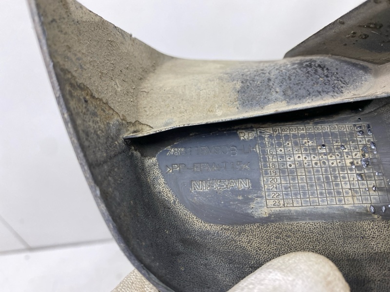 Брызговик задний левый