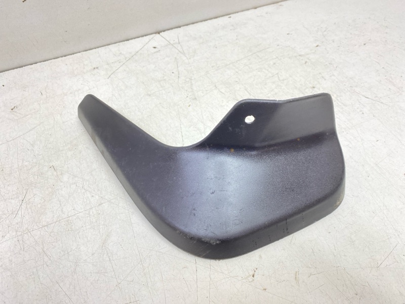 Брызговик задний левый