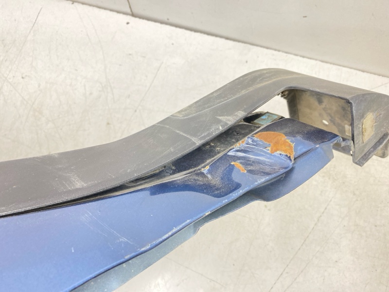 Крыло переднее правое