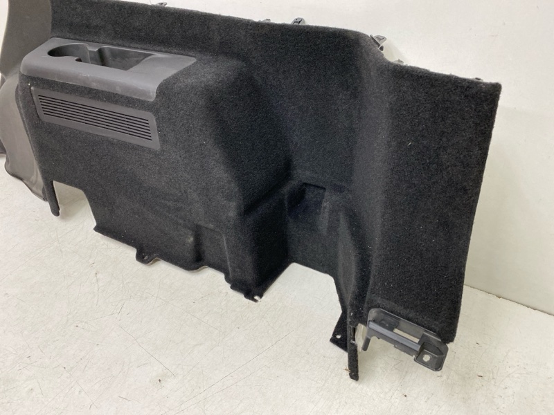 Обшивка багажника