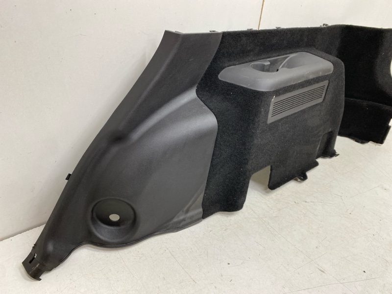 Обшивка багажника