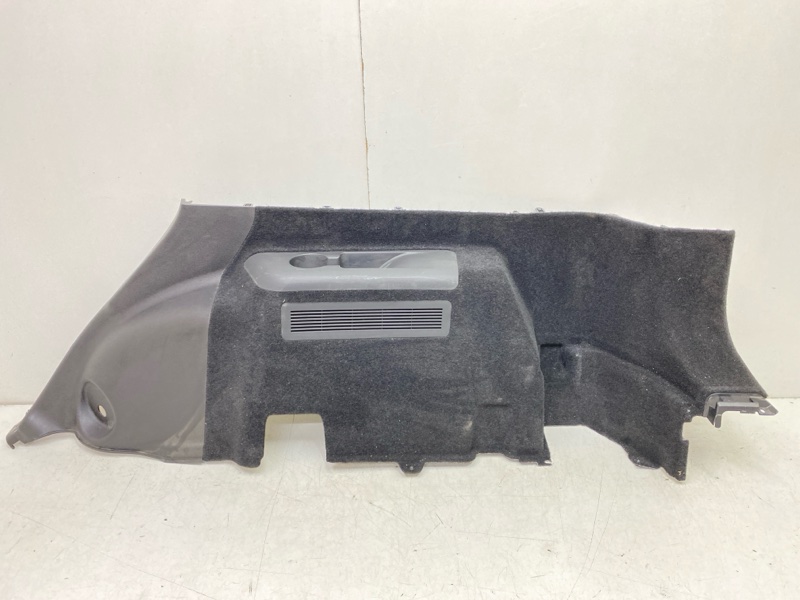 Обшивка багажника