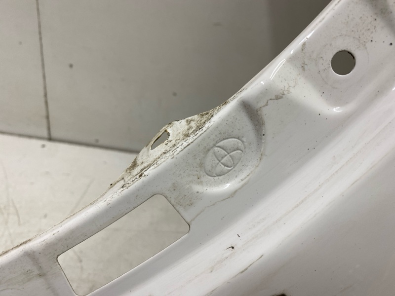 Крыло переднее левое