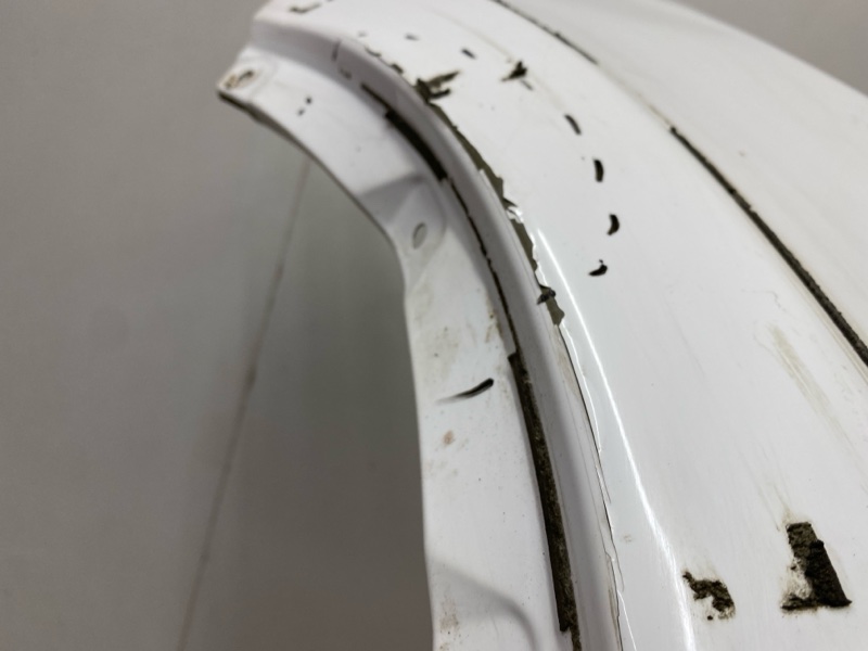 Крыло переднее левое