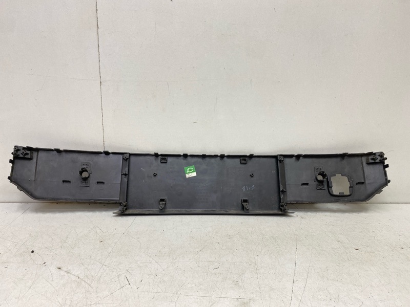 Накладка переднего бампера