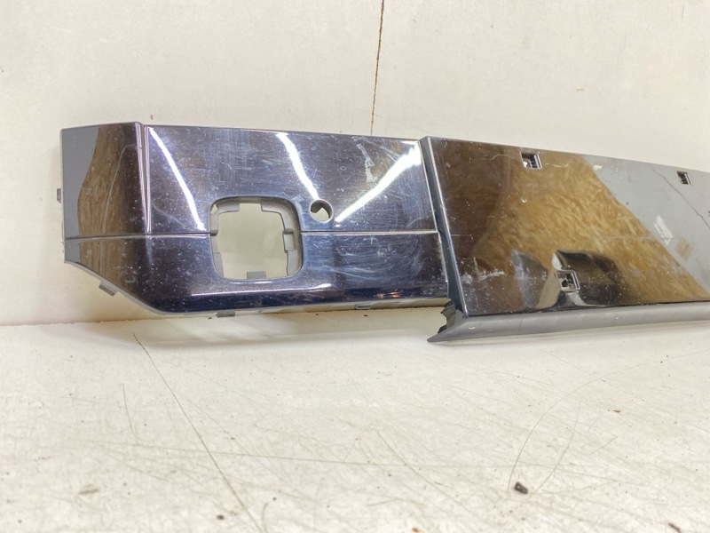 Накладка переднего бампера