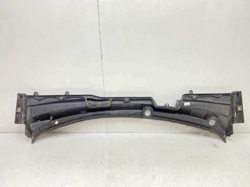 Решетка стеклоочистителей (Жабо)