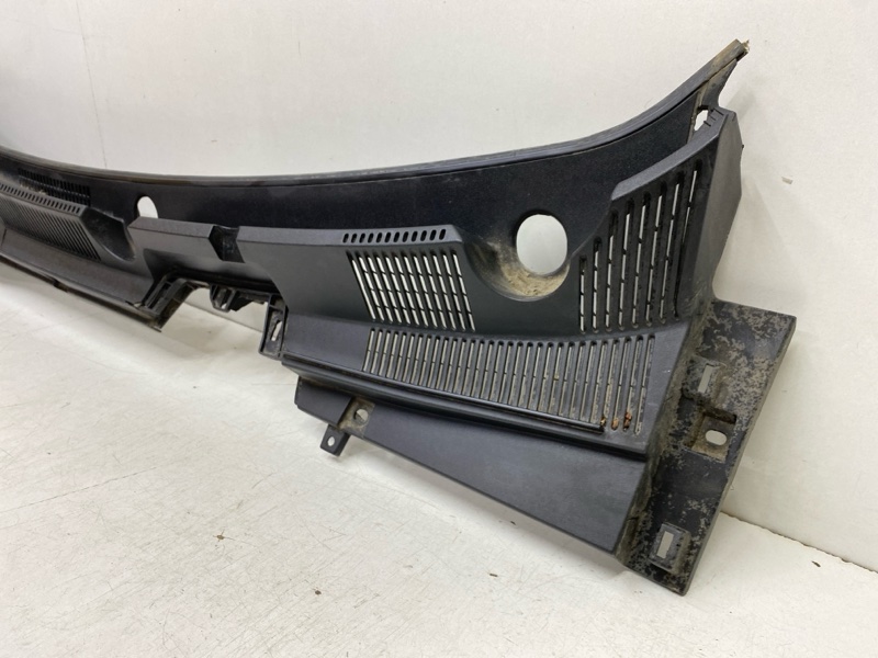 Решетка стеклоочистителей (Жабо)