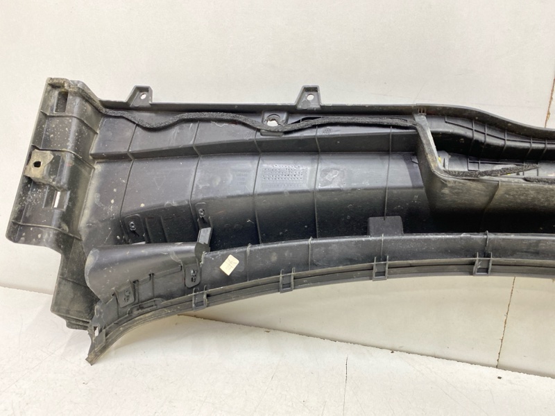 Решетка стеклоочистителей (Жабо)