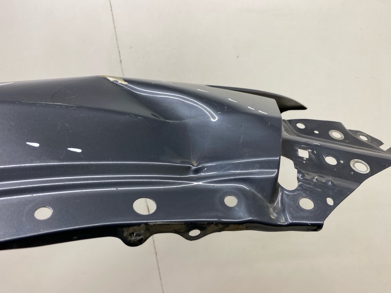 Крыло переднее правое