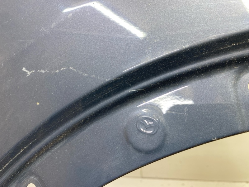 Крыло переднее правое