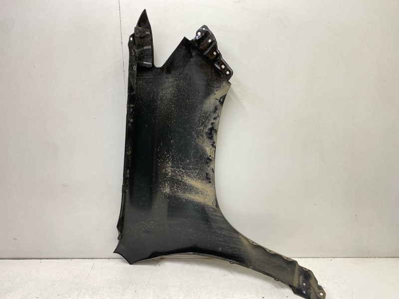 Крыло переднее левое