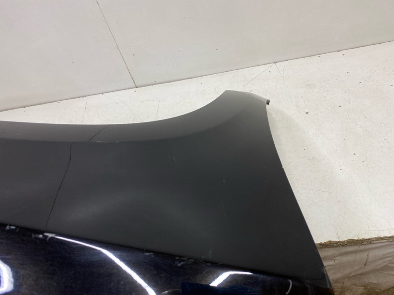 Крыло переднее правое