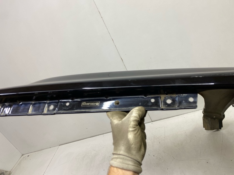 Крыло переднее правое