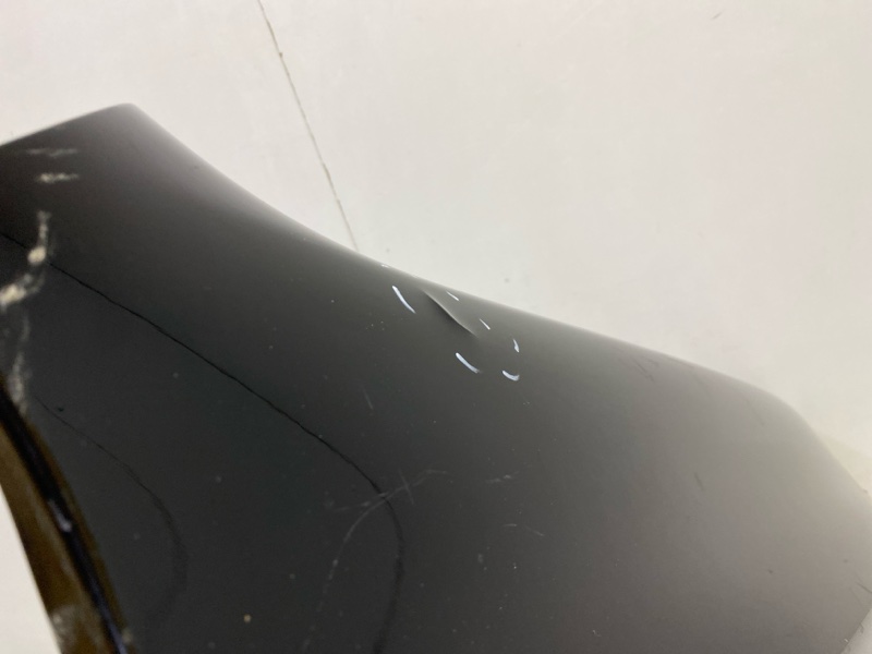 Крыло переднее правое