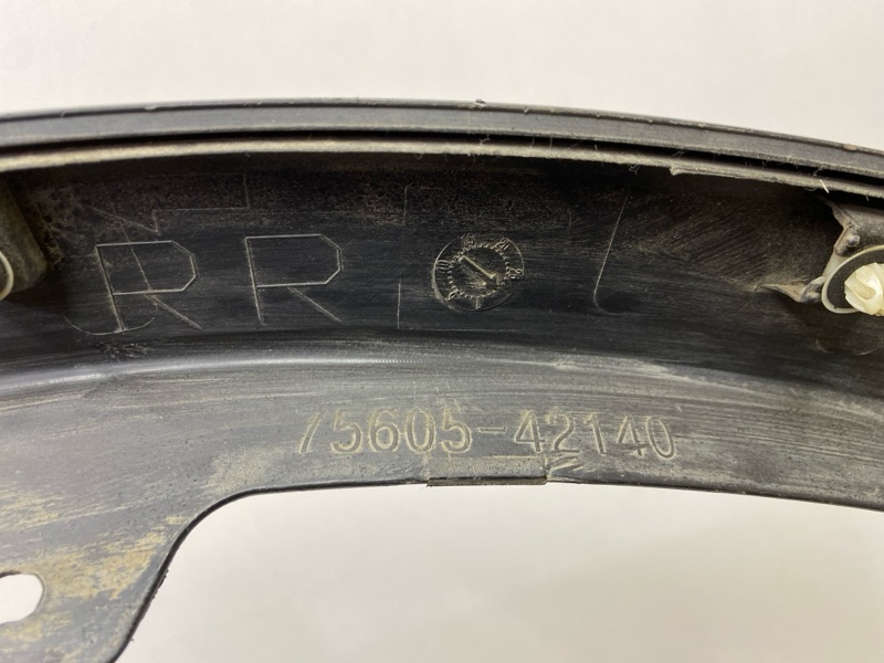 Накладка заднего крыла правого