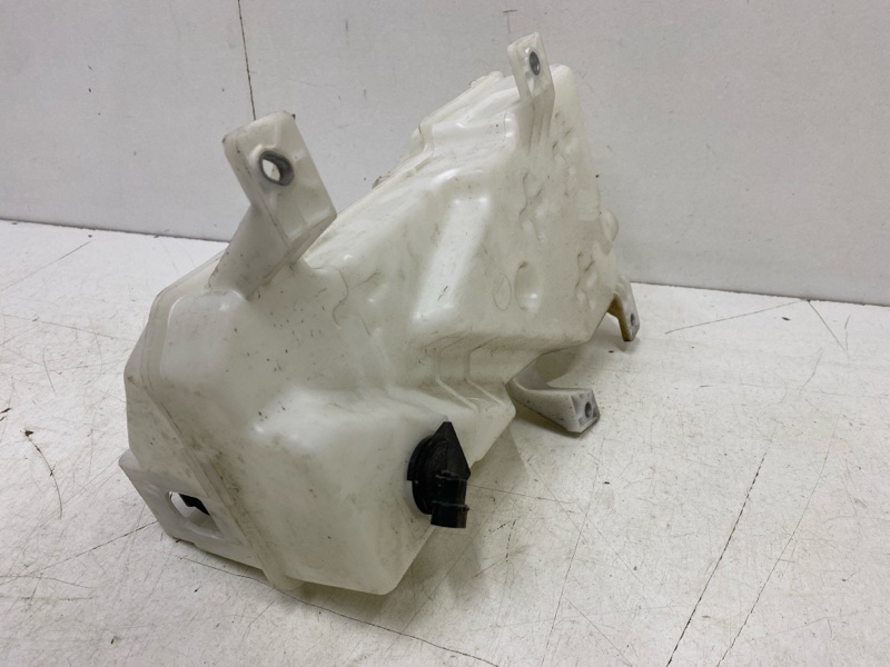 Бачок омывателя лобового стекла