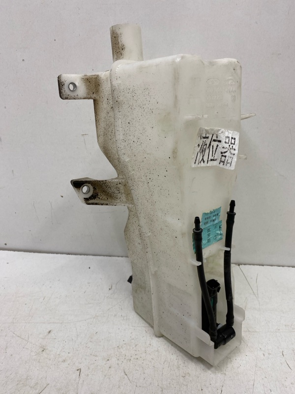 Бачок омывателя лобового стекла