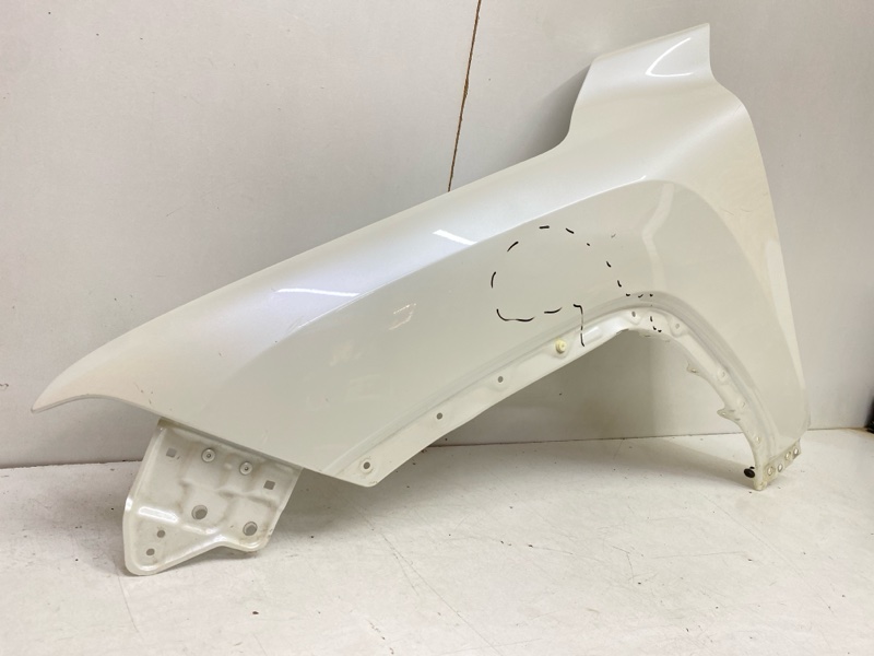 Крыло переднее левое