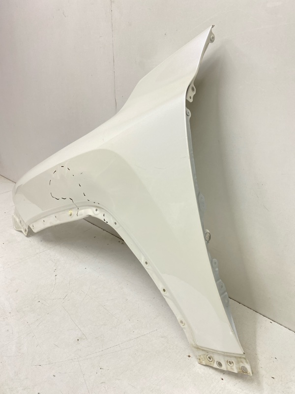 Крыло переднее левое