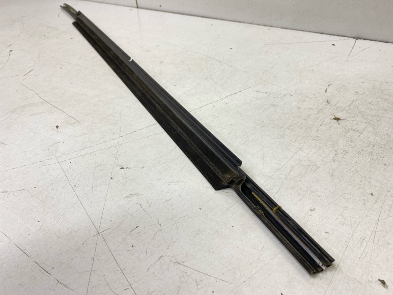 Уплотнитель стекла двери