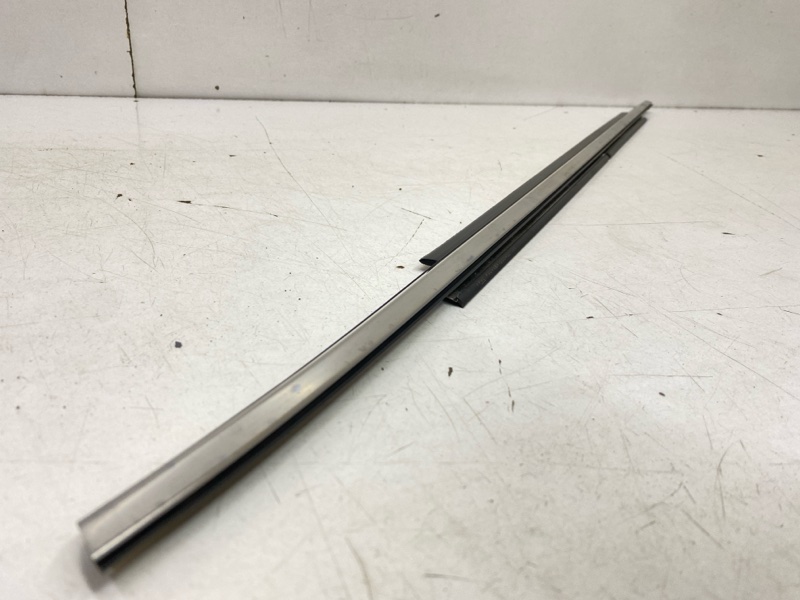 Уплотнитель стекла двери