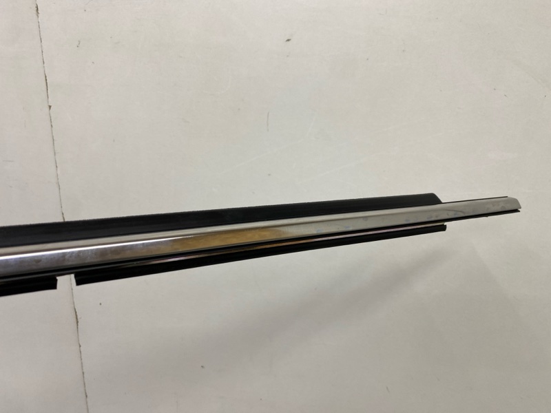 Уплотнитель стекла двери