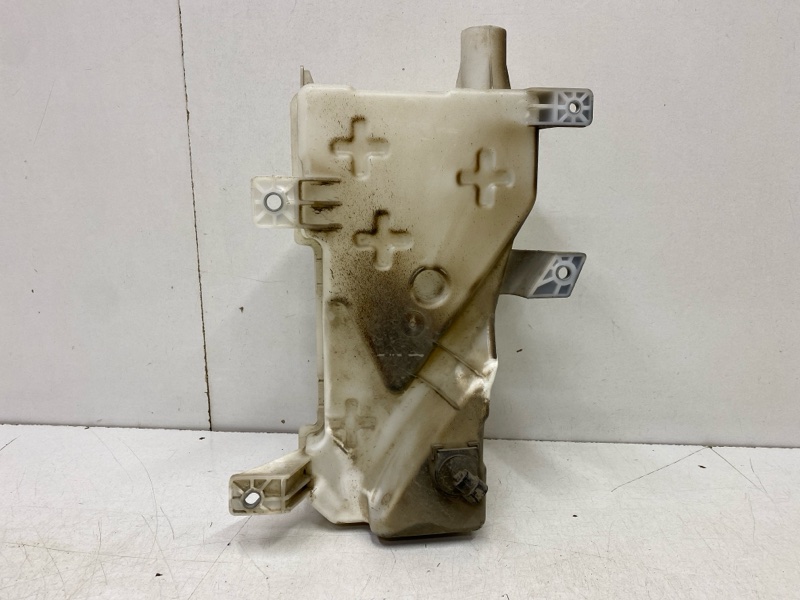 Бачок омывателя лобового стекла