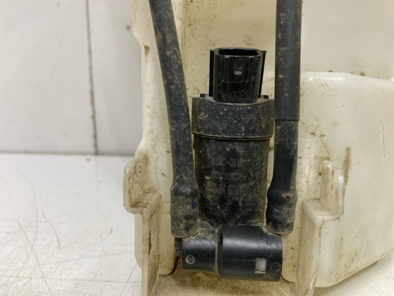 Бачок омывателя лобового стекла