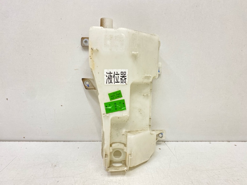 Бачок омывателя лобового стекла