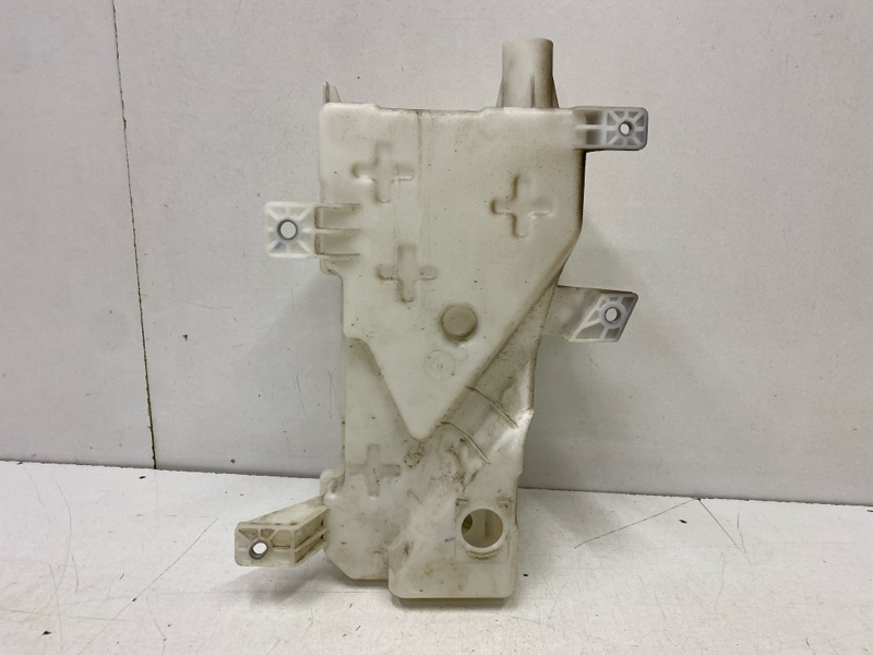 Бачок омывателя лобового стекла