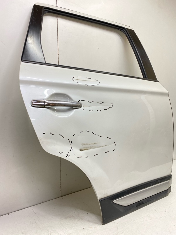 Дверь задняя правая