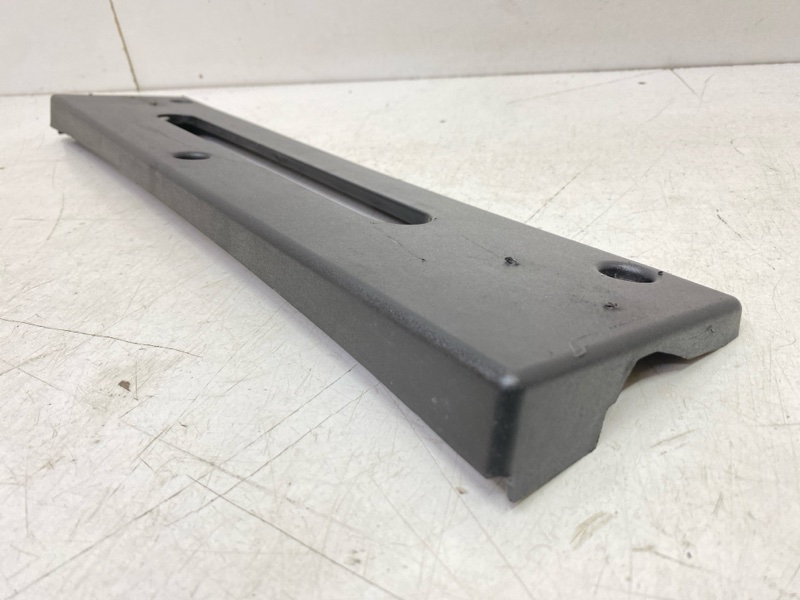 Накладка переднего бампера под номер