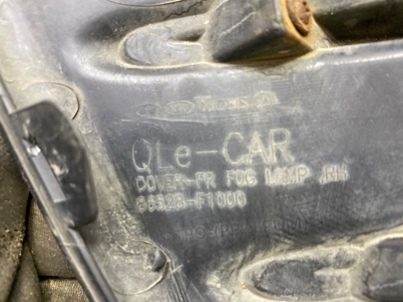 Рамка противотуманной фары правой