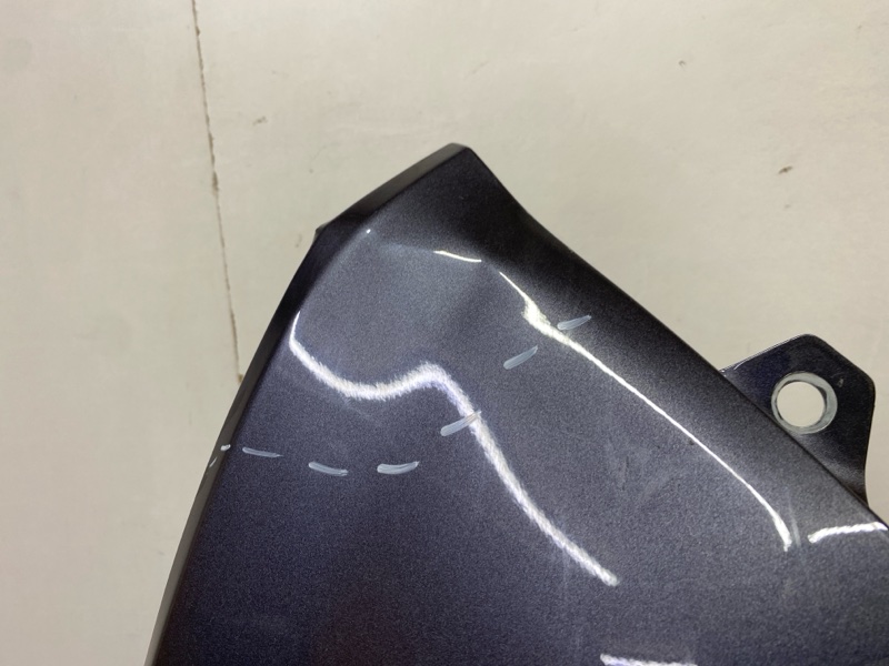 Крыло переднее правое