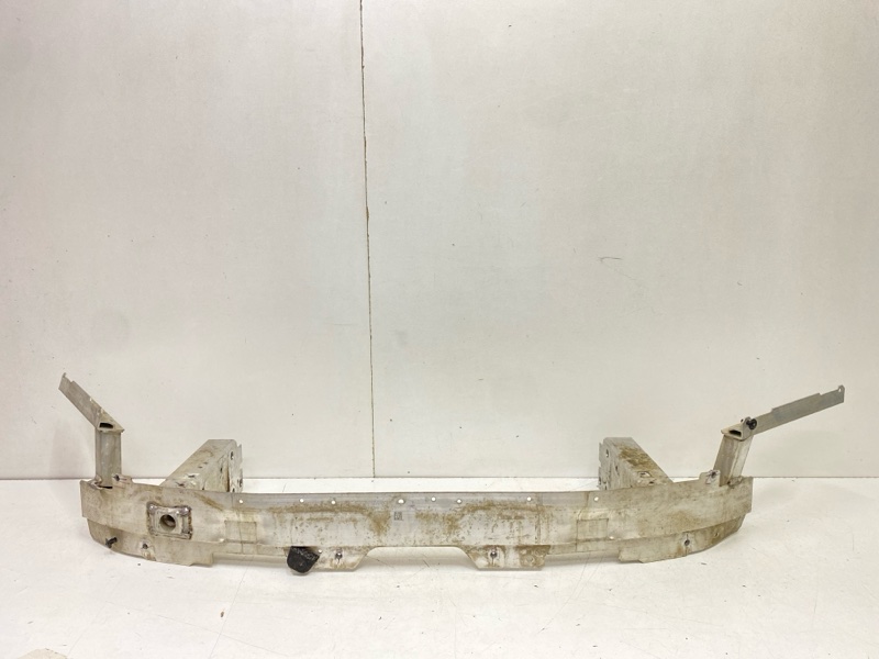 Усилитель переднего бампера