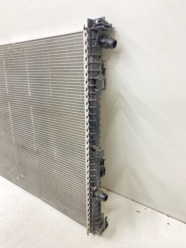 Радиатор охлаждения двигателя основной