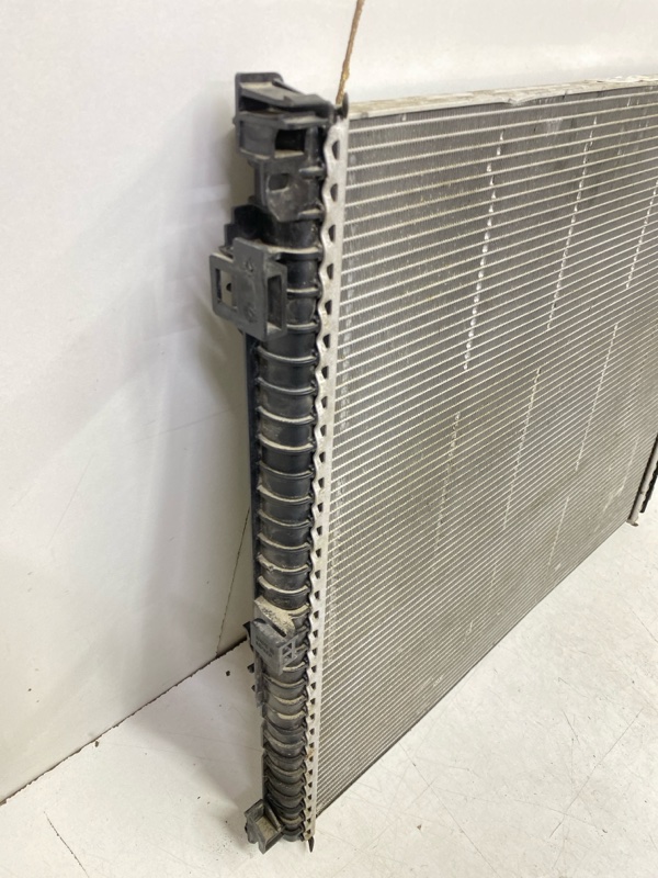 Радиатор охлаждения двигателя основной