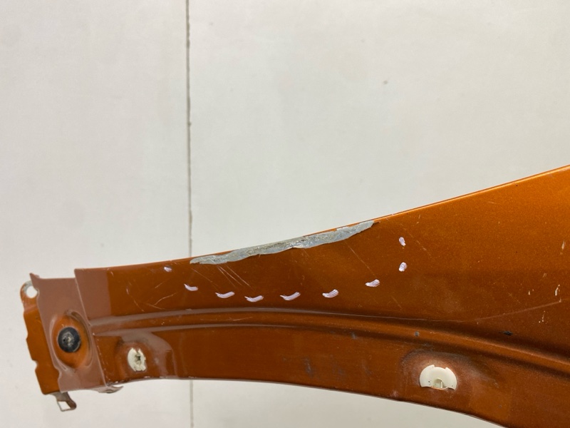 Крыло переднее правое