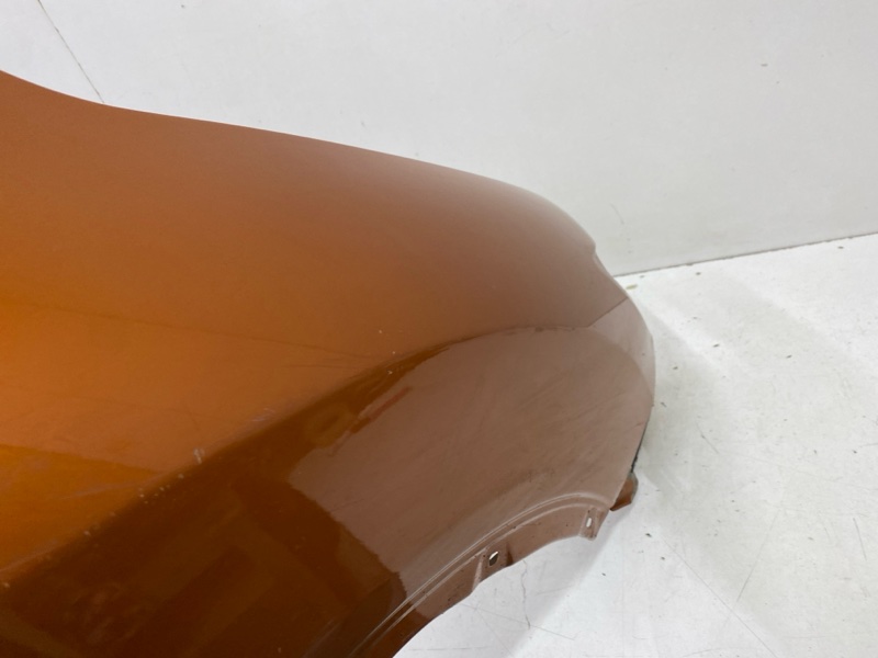 Крыло переднее правое