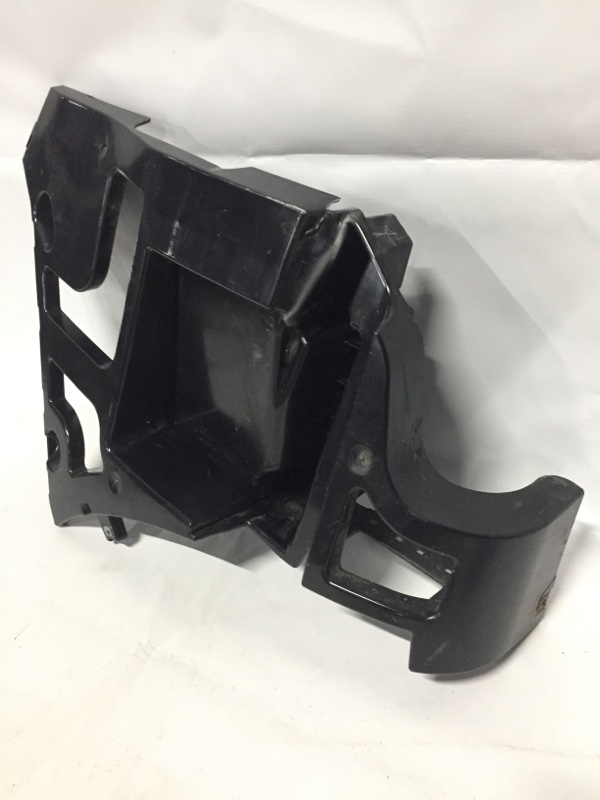 Кронштейн заднего бампера левый