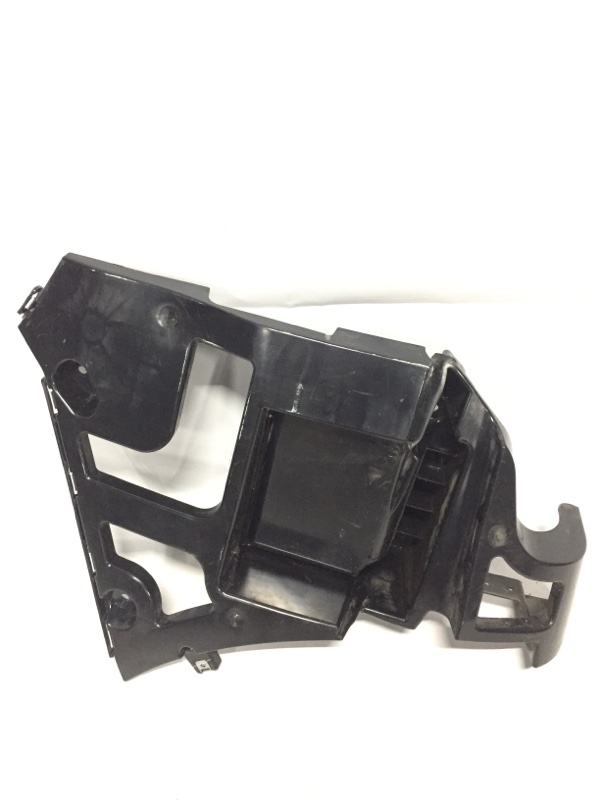 Кронштейн заднего бампера левый