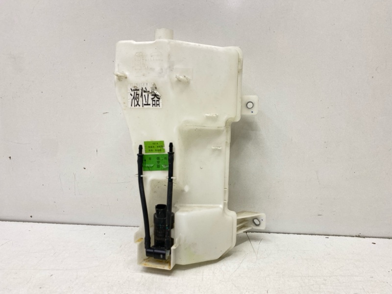 Бачок омывателя лобового стекла