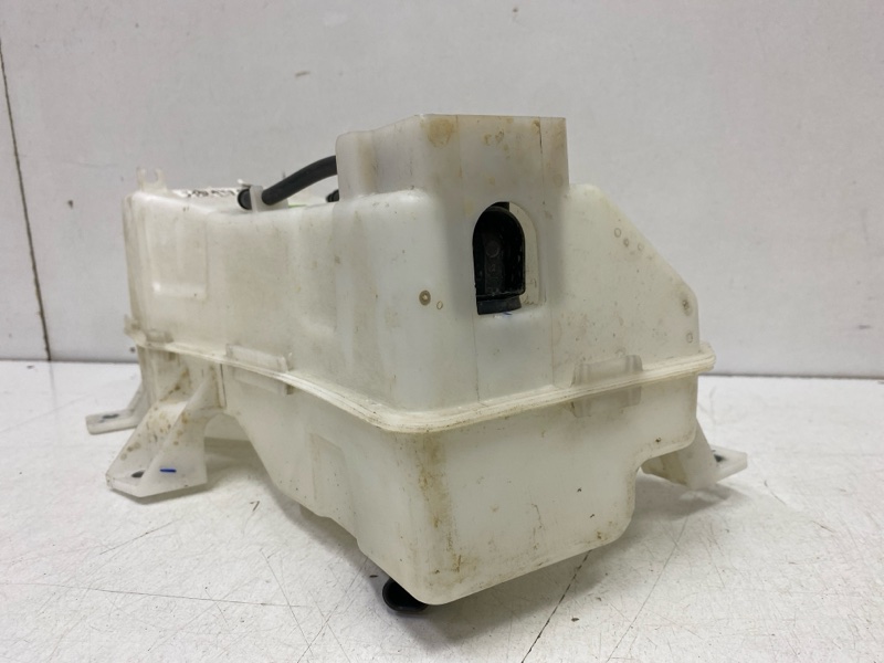 Бачок омывателя лобового стекла