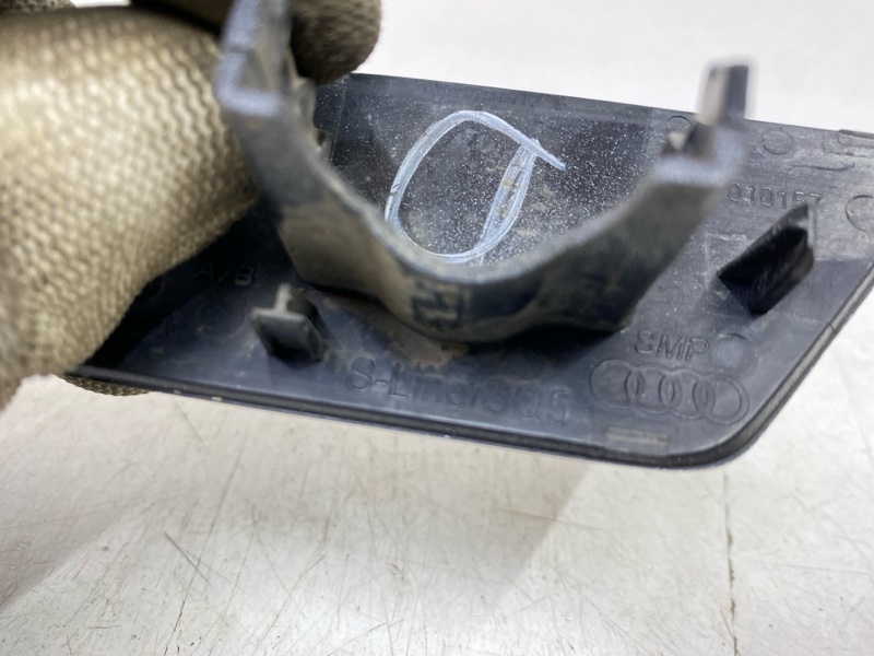 Крышка форсунки омывателя фар